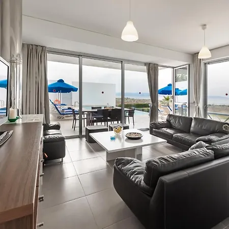 Seafront Sea Gem - Private Area & Infinity Pool * Polis