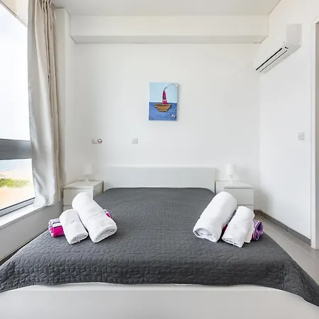 Seafront Sea Gem - Private Area & Infinity Pool