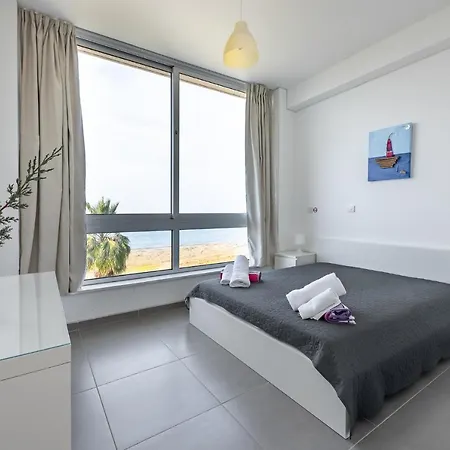 Seafront Sea Gem - Private Area & Infinity Pool * Polis