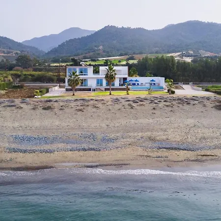 Villa Seafront Sea Gem - Private Area & Infinity Pool