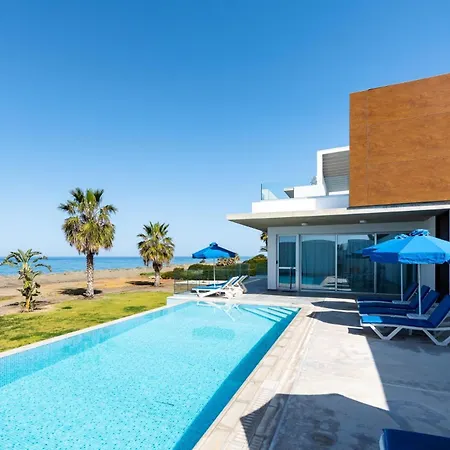 Seafront Sea Gem - Private Area & Infinity Pool Villa *